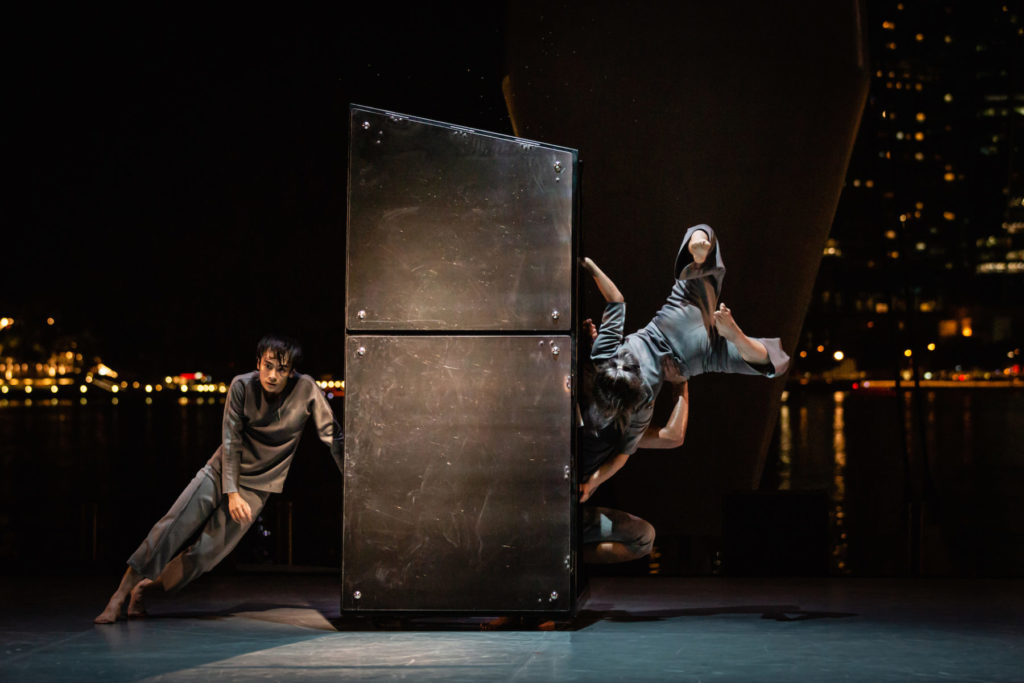 Invisible Habitudes《看不见的归属》by T.H.E Dance Company (4)-Photo by Bernie Ng