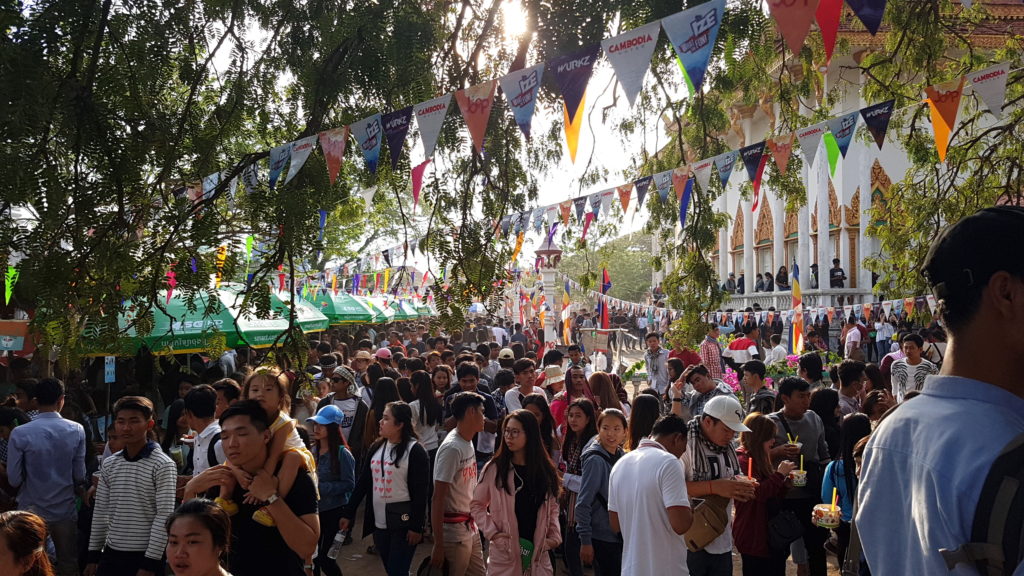 Bonn Phum crowds