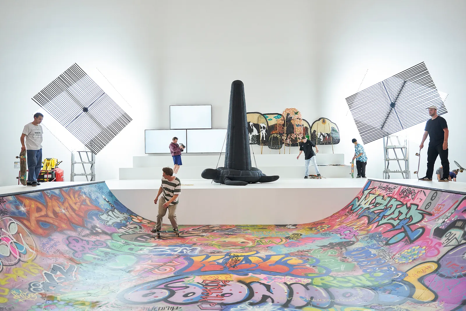 documenta_1_d15_Fridericianum_Baan_Noorg_Kassel_2022_Foto_Nicolas_Wefers_001